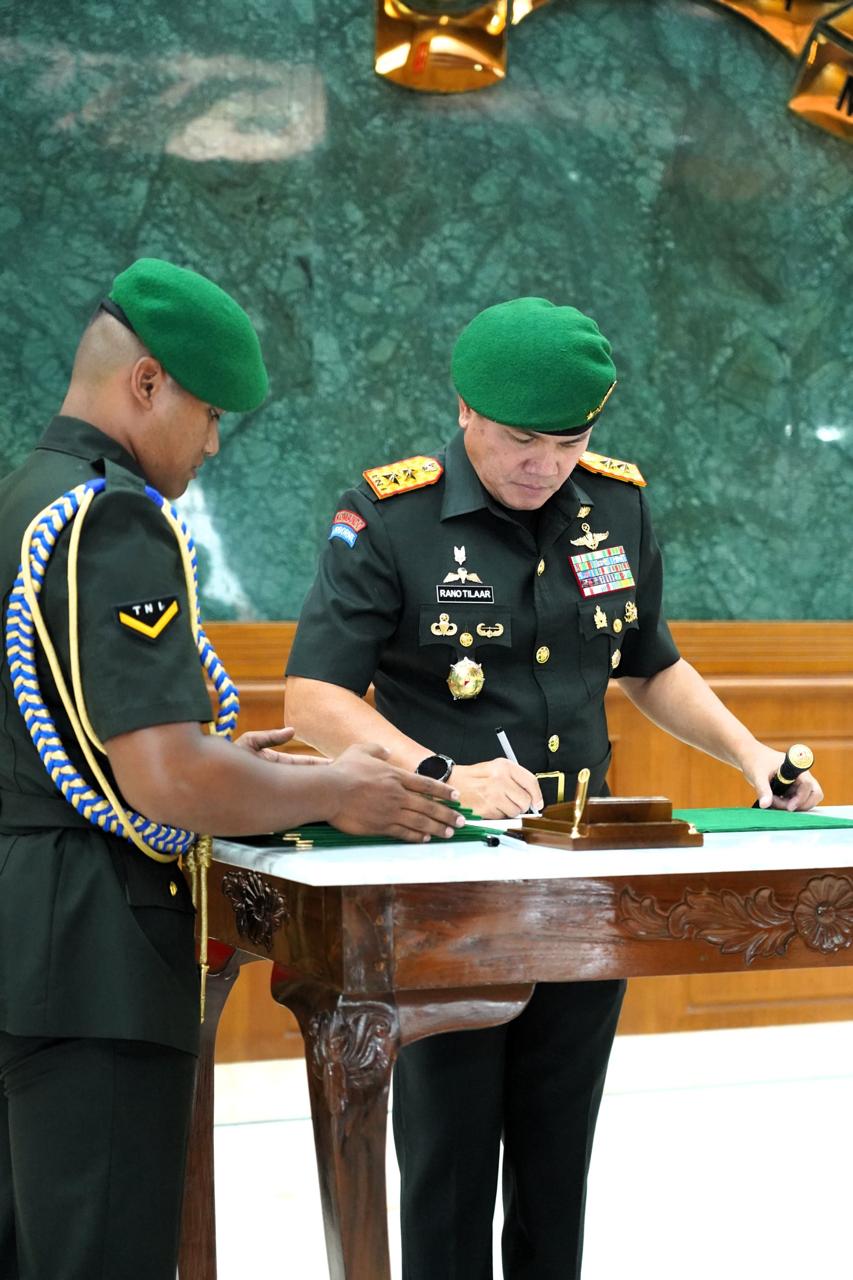 Perkuat Regenerasi Kepemimpinan Gubernur Akmil Pimpin Sertijab dan Tradisi Warga