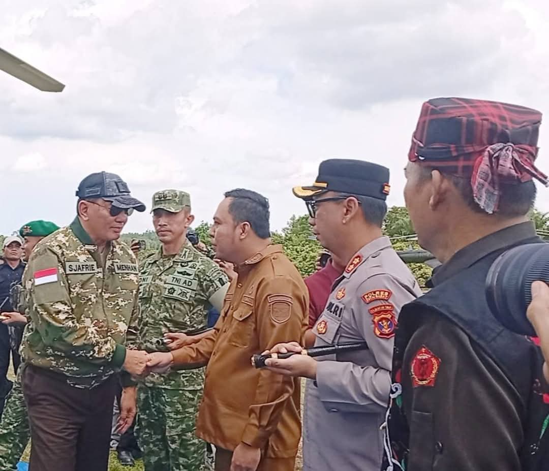 Menteri Pertahanan RI Kunjungi Brigif TP 85/BTC di Kutai Barat Menteri Pertahanan RI Kunjungi Brigif TP 85/BTC di Kutai Barat