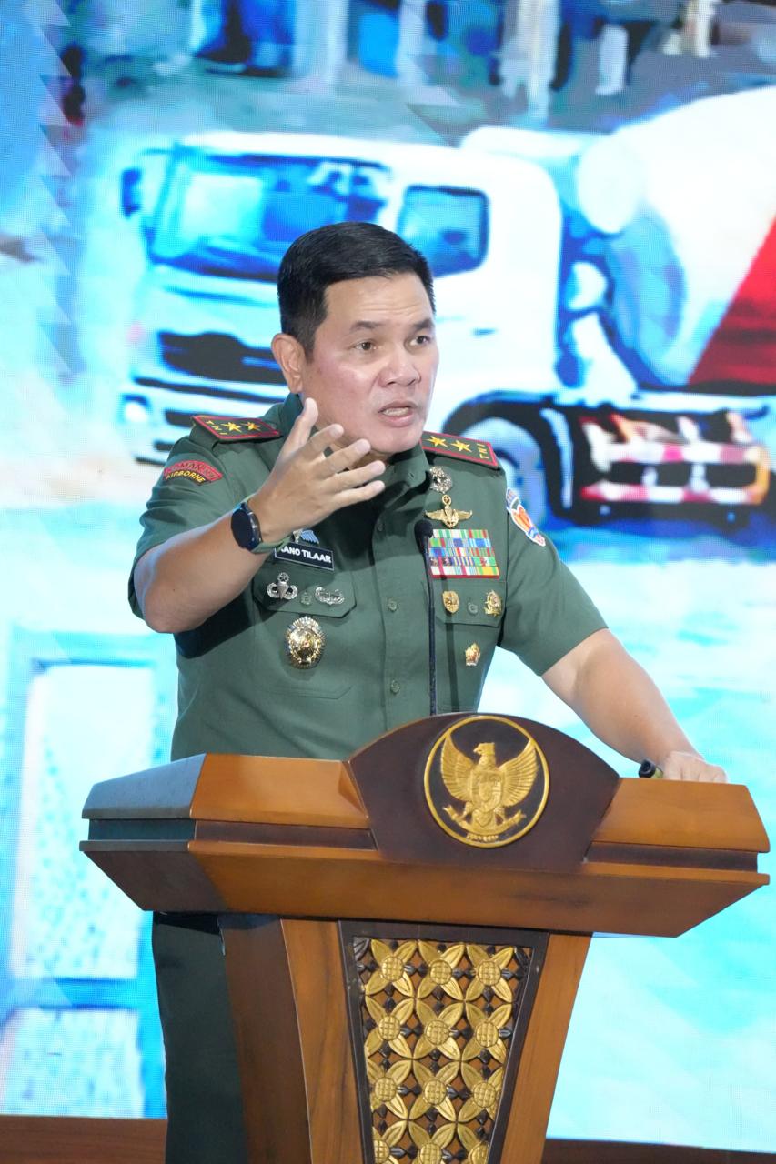Gubernur Akmil Beri Pembekalan Geopolitik kepada Peserta Retreat SIG Gubernur Akmil Beri Pembekalan Geopolitik kepada Peserta Retreat SIG