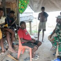 Babinsa Koramil Kokonao Jadikan Komsos Sebagai Media Jalin Silaturahmi Bersama Warga Binaan