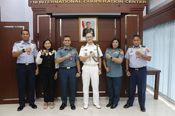 Perkuat Diplomasi Sejarah, Puskersin TNI Fasilitasi Kerja Sama dengan Museum Bronbeek Belanda Perkuat Diplomasi Sejarah, Puskersin TNI Fasilitasi Kerja Sama dengan Museum Bronbeek Belanda