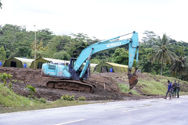 Panglima TNI Tinjau Yonif TP 890/Gardha Sakti di Garut, Jawa Barat Panglima TNI Tinjau Yonif TP 890/Gardha Sakti di Garut, Jawa Barat