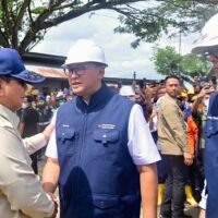 Wakil Panglima TNI Dampingi Presiden RI Tinjau Pembangunan Rumah Hunian Danantara di Aceh Tamiang