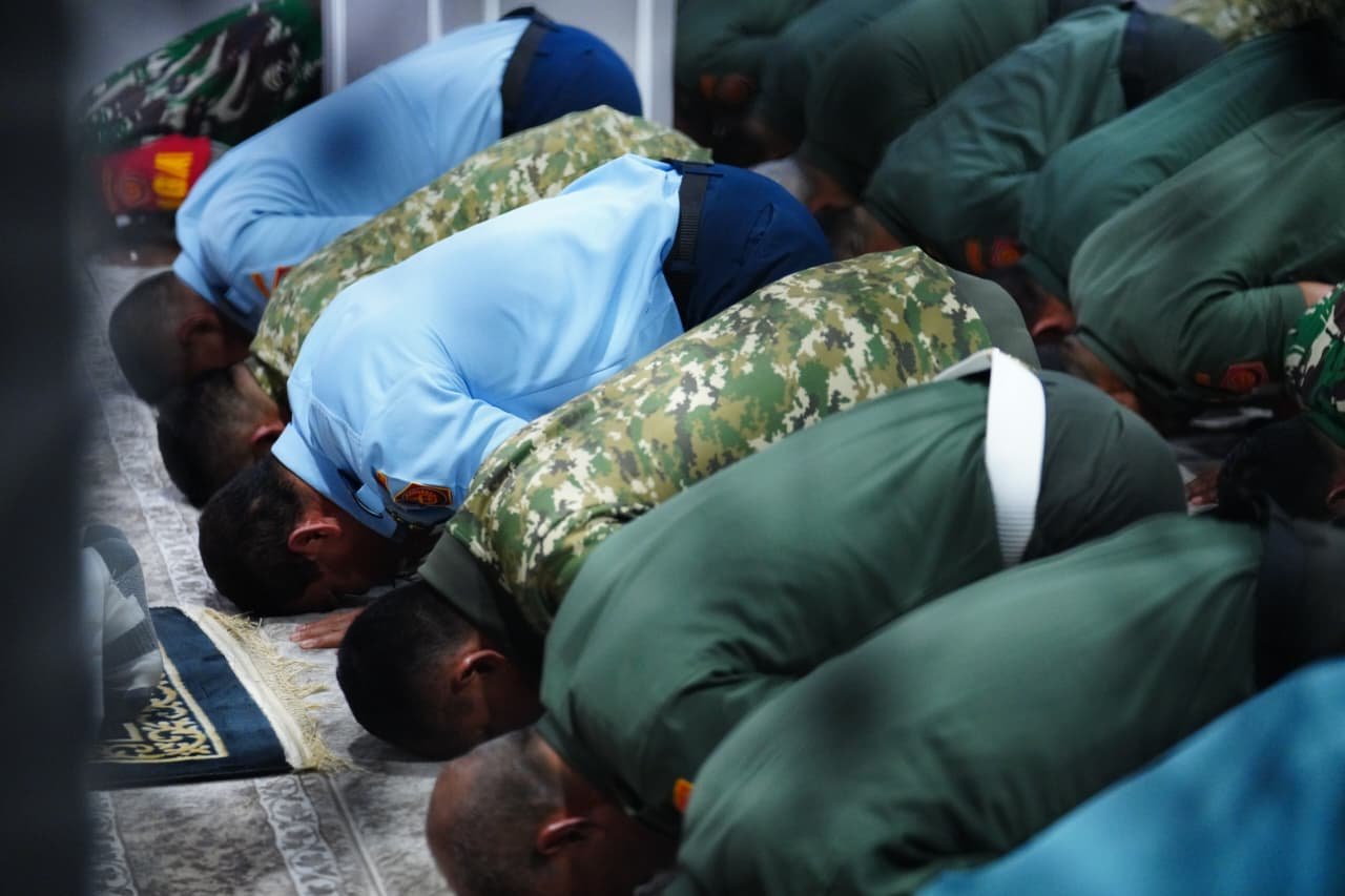 Lewati Pergantian Tahun dengan Ibadah, Panglima TNI Hadiri Tausiah dan Muhasabah bersama Prajurit