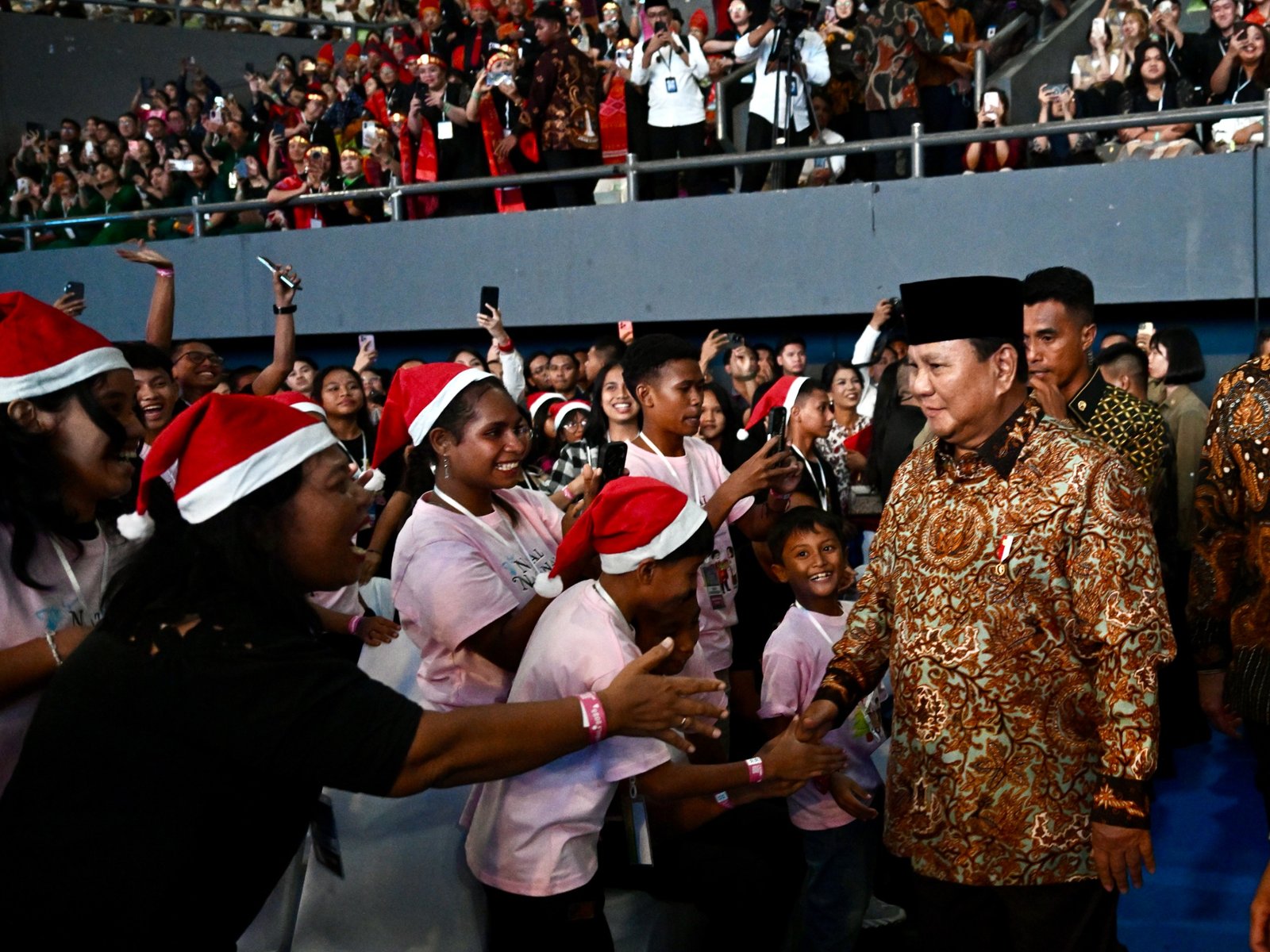 Panglima TNI Dampingi Presiden Prabowo Hadiri Perayaan Natal Nasional 2025 di GBK