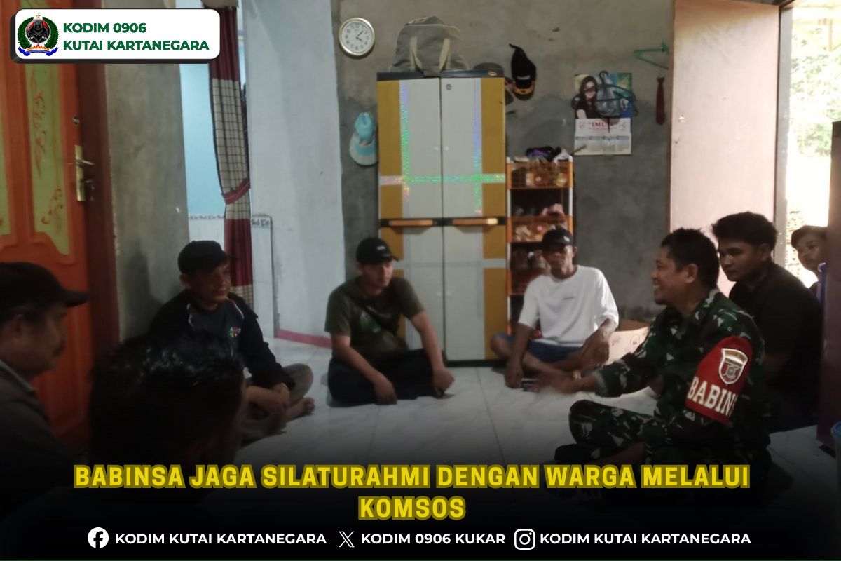 Babinsa Jaga Silaturahmi dengan Warga Melalui Komsos Babinsa Jaga Silaturahmi dengan Warga Melalui Komsos
