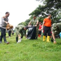 Jaga Jakarta Bersih, Pangdam Jaya Bersama Forkopimda Pimpin Kerja Bakti Serentak di Seluruh Wilayah Kodam Jaya