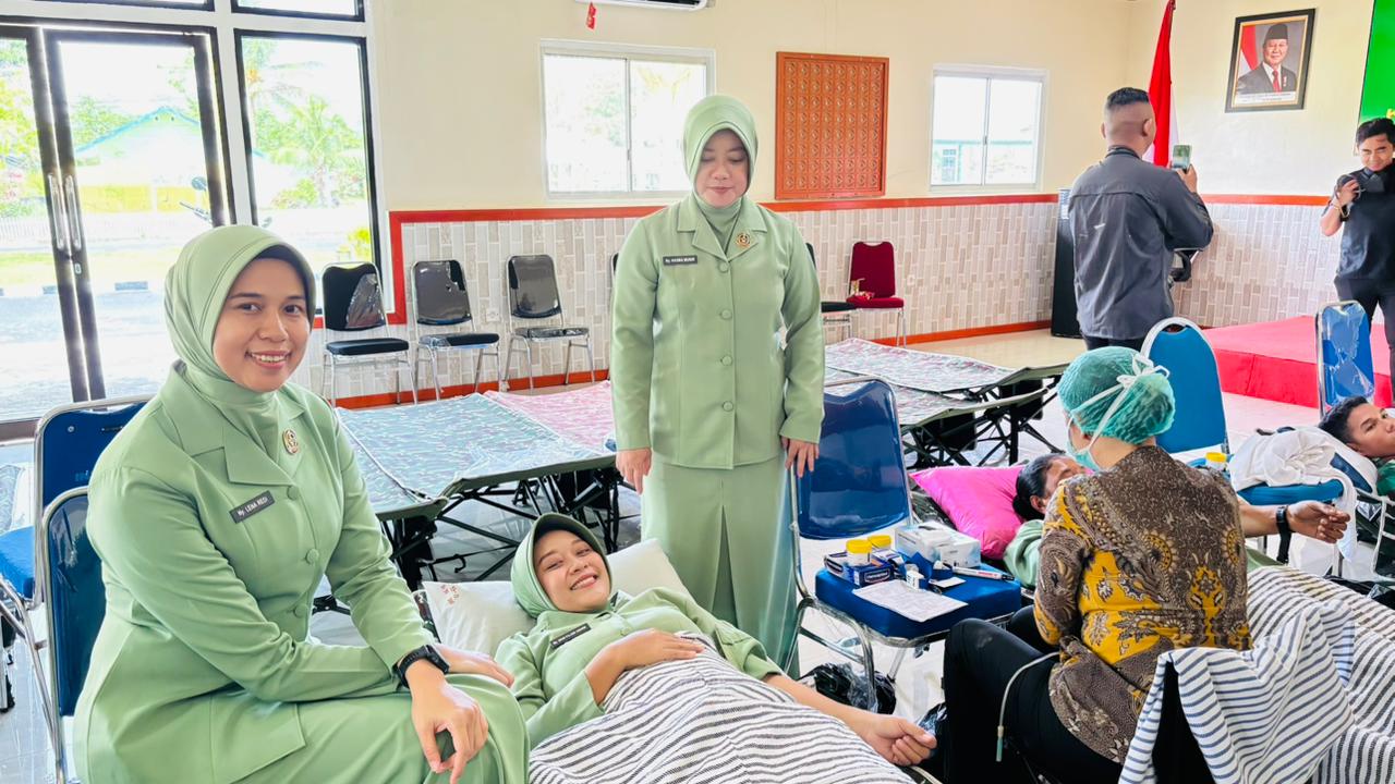 Persit KCK Cabang XXXV Kodim 1710/Mimika Gelar Donor Darah Peringati HUT ke-80