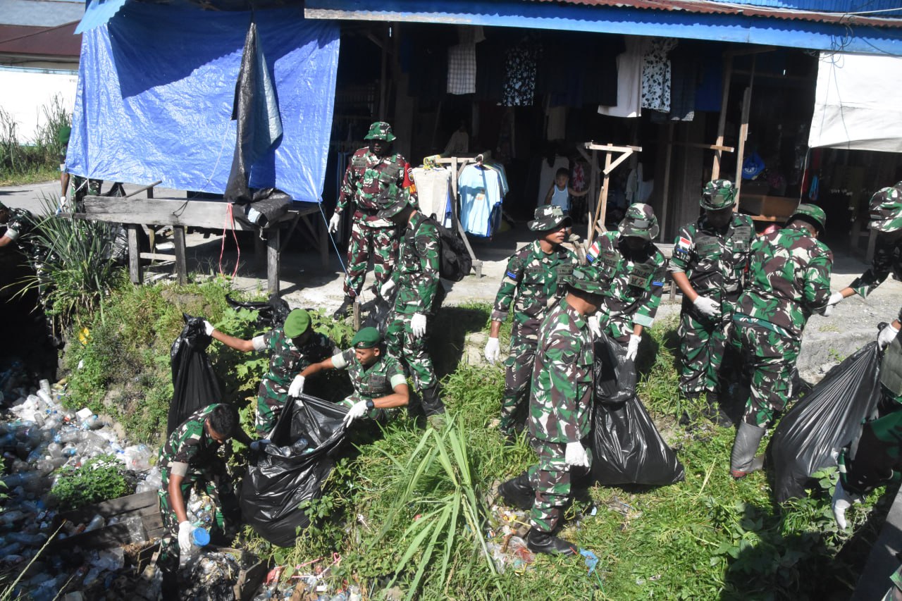 Kodim 1710/Mimika Gelar Aksi Bersih Pasar Sentral Timika