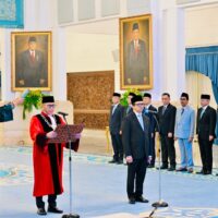 Wakil Panglima TNI Hadiri Pelantikan Hakim Mahkamah Konstitusi dan Wakil Menteri Keuangan di Istana Negara