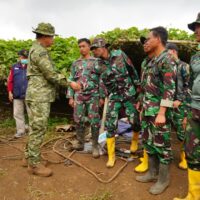 Panglima TNI Tinjau Lokasi Longsor Cisarua