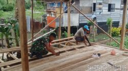 TNI Selalu di Hati Rakyat, Babinsa Koramil 1505-03/Maba Bantu Pembangunan Rumah Warga