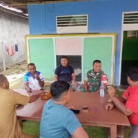 Babinsa Koramil 1505-01/Tidore Laksanakan Komsos Bersama Warga Desa Tosa