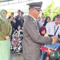 Upacara Militer Iringi Pemakaman Sertu Arifin Cepa yang Gugur dalam Tugas