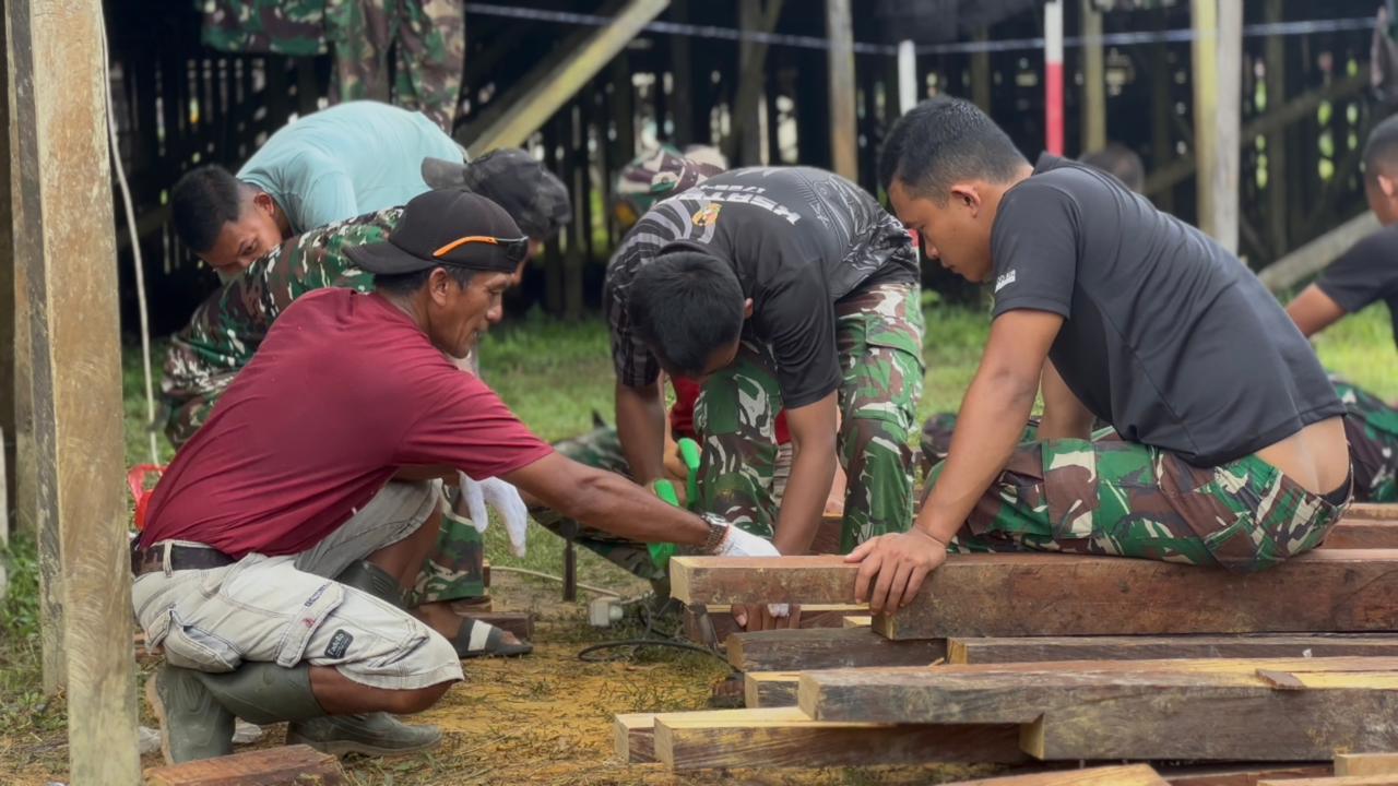 Dari Tering Lama untuk Masa Depan, TNI dan Warga Satukan Tenaga Bangun Sumber Air Dari Tering Lama untuk Masa Depan, TNI dan Warga Satukan Tenaga Bangun Sumber Air