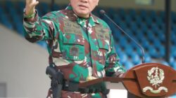 Upacara 17-an Februari 2026, Gubernur Akmil Bacakan Amanat Kasad dan Berikan Penghargaan Prajurit Berprestasi