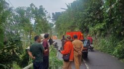 Sigap Tangani Dampak Longsor, Dishub Probolinggo Tutup Akses Rawan di Kedungkokap