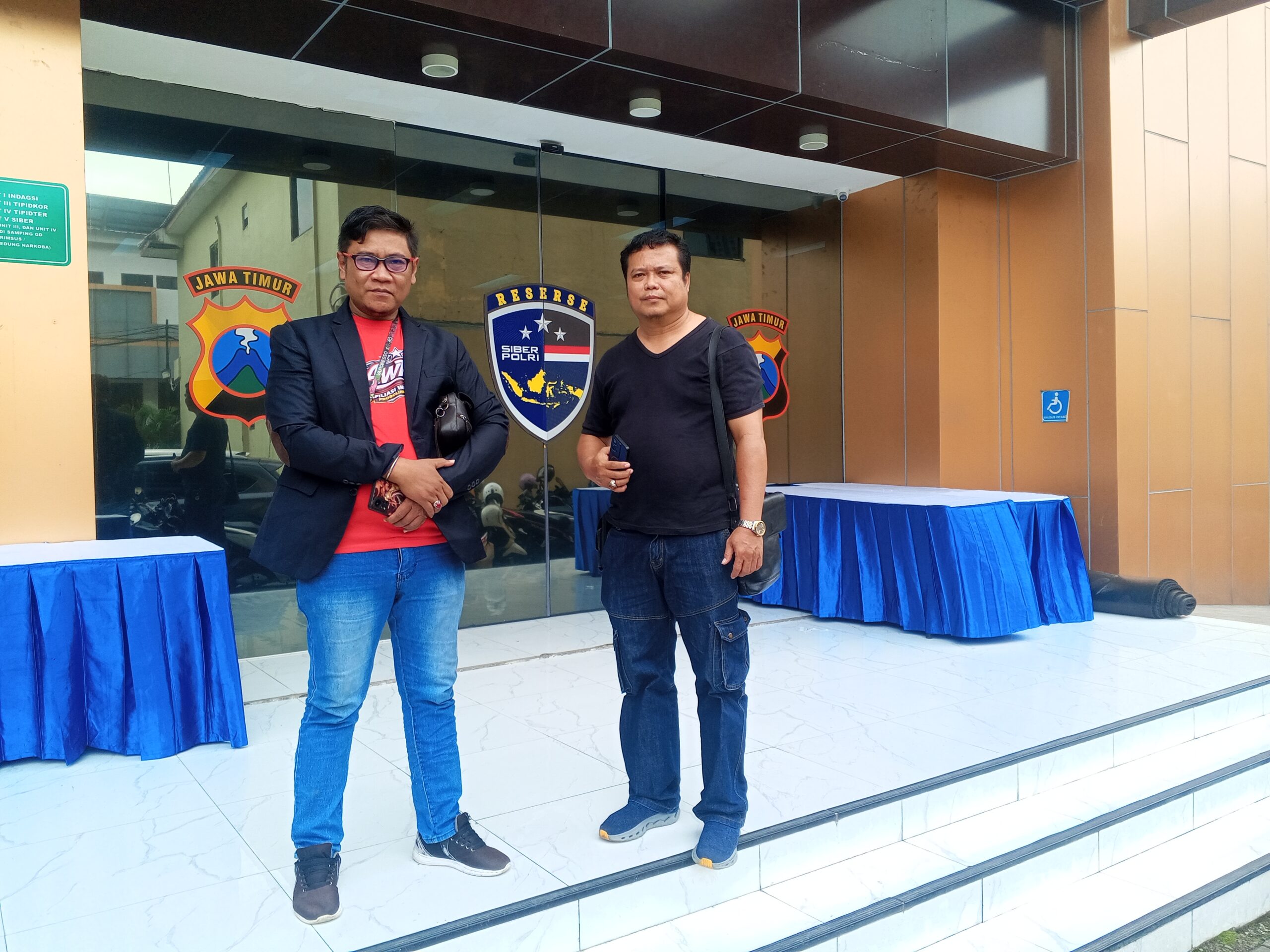 Kuasa Hukum Kritik Penanganan Kasus Siber di Polda Jatim, Pergantian Penyidik Jadi Sorotan Kuasa Hukum Kritik Penanganan Kasus Siber di Polda Jatim, Pergantian Penyidik Jadi Sorotan