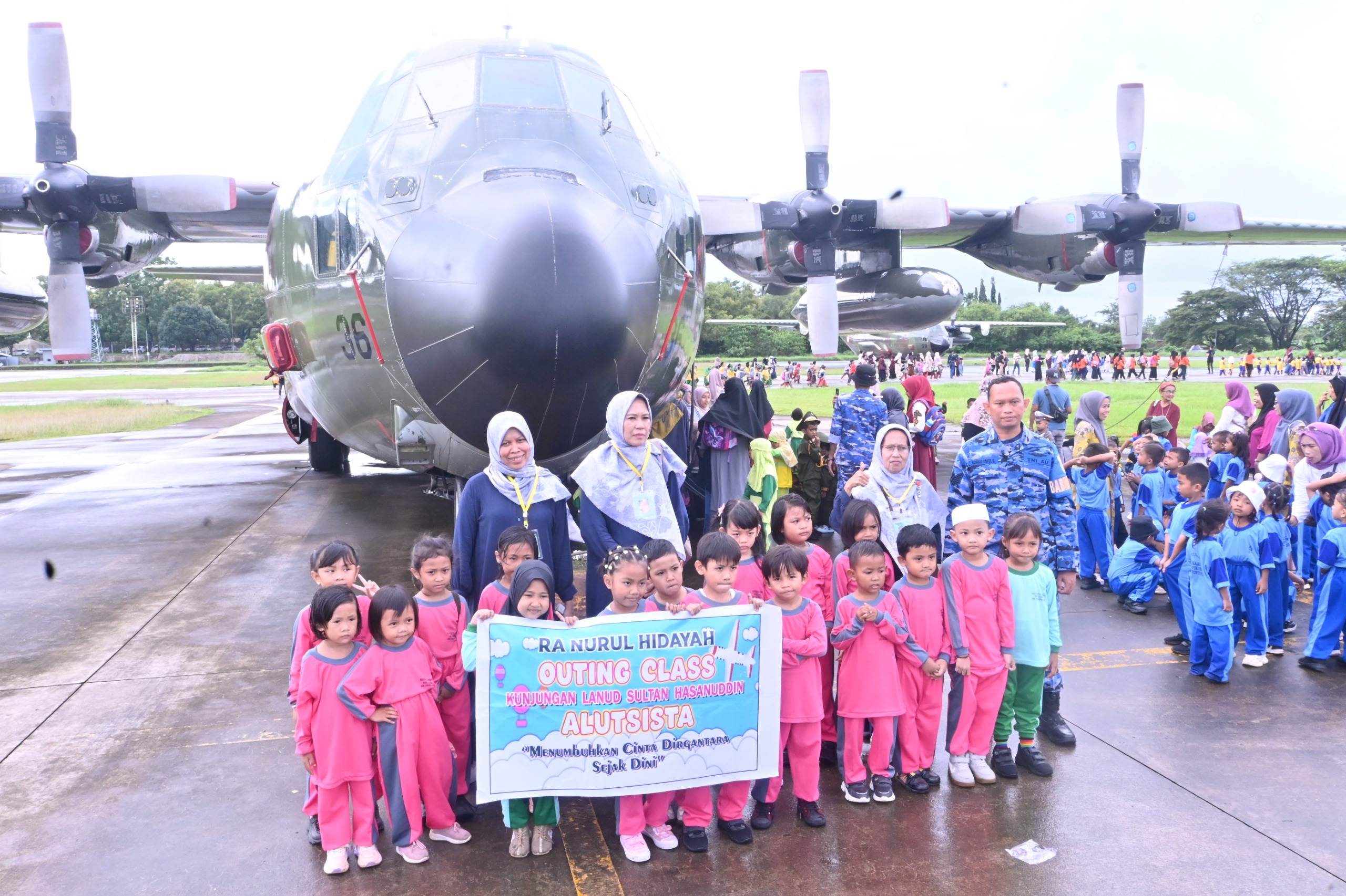 Mengenal Dunia Dirgantara, Ratusan Pelajar Makassar Kunjungi Lanud Sultan Hasanuddin