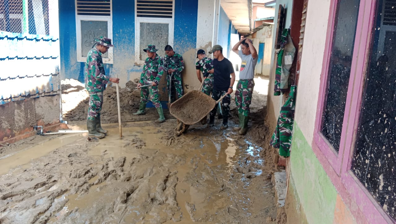 Hadir untuk Rakyat, TNI AD Pulihkan SD dan TK Terdampak Bencana di Tapanuli Selatan