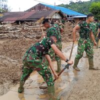 TNI Bergerak Cepat Pulihkan Akses dan Infrastruktur Pasca Banjir Bandang Susulan di Sumut