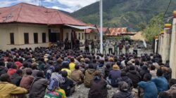 Koramil 1714-01/Ilu Kawal Aksi Demo Damai Masyarakat Distrik Ilu (20 Kampung) di Kabupaten Puncak Jaya