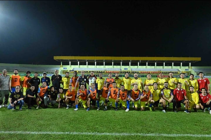 Nobar Barito Putera, Komandan Lanud Sjamsudin Noor Perkuat Soliditas Banua dalam Semangat Kebersamaan Nobar Barito Putera, Komandan Lanud Sjamsudin Noor Perkuat Soliditas Banua dalam Semangat Kebersamaan