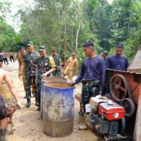 Tim Wasev Tinjau Pengerjaan Semenisasi Jalan di Kampung Linggang Amer