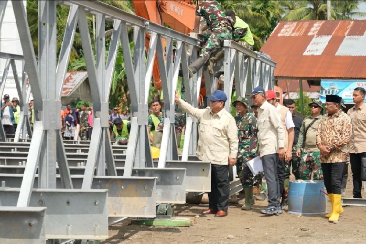 Peresmian 218 Jembatan Oleh Presiden RI Dihadiri Oleh Sejumlah Pejabat Utama Kodam XV/Pattimura secara Daring.