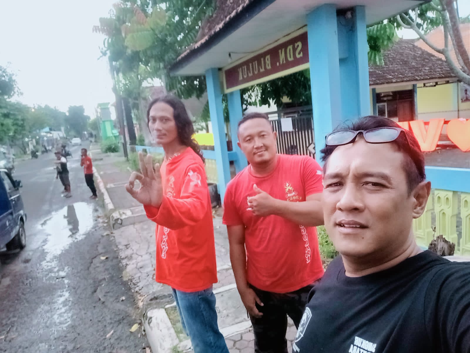 Laskar Ronggolawe Nusantara Lamongan Kompak Berbagi Takjil di Bulan Suci