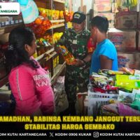 Selama Ramadhan, Babinsa Kembang Janggut Terus Pantau Stabilitas Harga Sembako