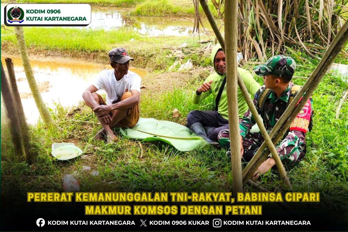 Pererat Kemanunggalan TNI-Rakyat, Babinsa Cipari Makmur Komsos dengan Petani