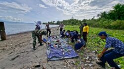 Dipimpin Danramil, Koramil 1505-05/Sofifi Libatkan Instansi Terkait Bersihkan Pantai Sofifi