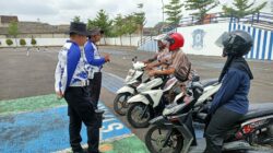 Urus SIM Lebih Mudah, Polantas Menyapa Hadir di Tengah Warga Tuban
