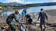 Aksi Nyata Peduli Lingkungan, Koramil 1505-03/Maba dan Warga Bersihkan Pesisir Pantai 