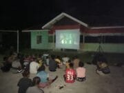 Tumbuhkan Jiwa Patriotisme, Satgas TMMD Ke-128 Kodim 1801/Manokwari Gelar Film Perjuangan ‎