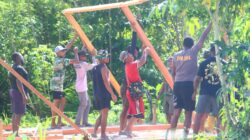 Satgas TMMD Reguler ke-128 Kodim 1801/Manokwari Bangun Rumah Warga Tanah Rubuh dari Nol