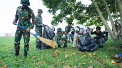 Aksi Nyata! Kodim 1505/Tidore Bersama Warga Gotong Royong Bersihkan Pantai