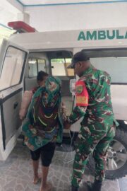 Koramil 1714-01/Mulia Menjadi Pelindung Rakyat Dampingi Evakuasi Korban Menuju RSUD Nabire