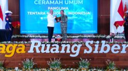 Panglima TNI Terima Penghargaan Adhibhakti Sanapati dan Berikan Ceramah Umum di BSSN