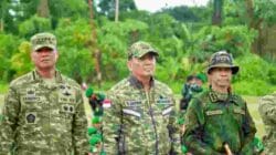 Wapang TNI Dampingi Menhan RI Tinjau Kesiapan Yonif TP 805/KSW di Papua Barat