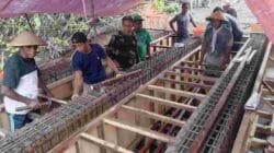 Tahap Demi Tahap, Pembangunan Jembatan Garuda Terus Dikebut Oleh Personil Kodim 1505/Tidore