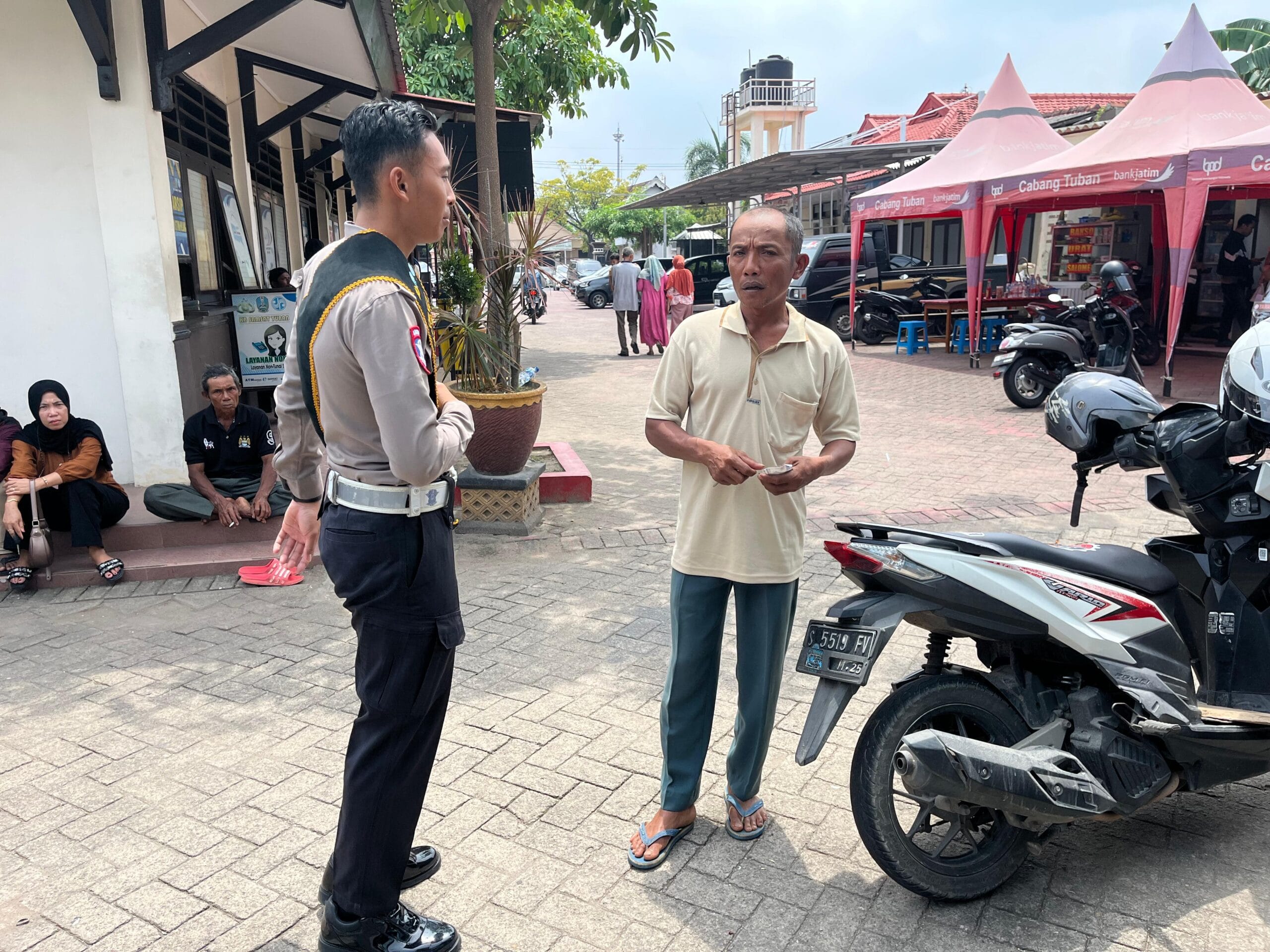 Program Prioritas Polantas Tuban Menyapa Bantu Warga Tuban Mengurus SIM, STNK, dan BPKB