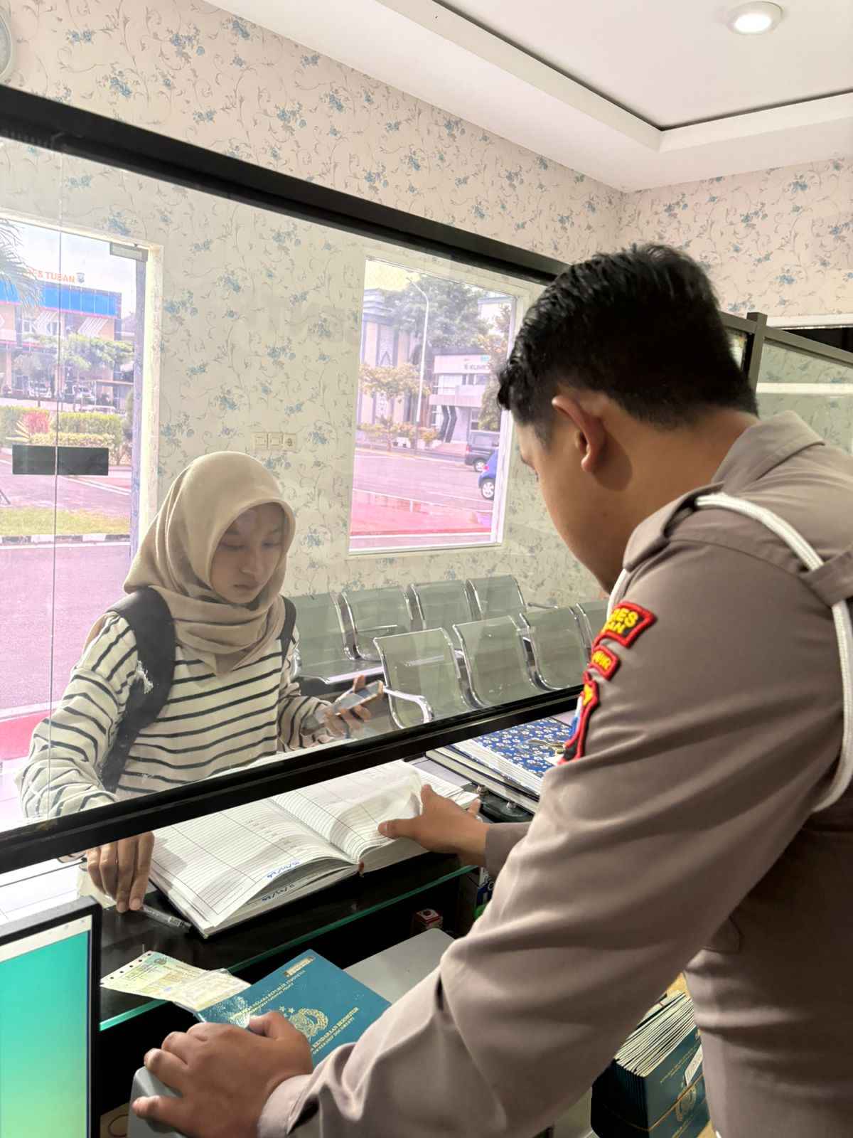 Program Polantas Tuban Menyapa di Tuban Buka Percakapan Hangat Warga Tentang SIM STNK BPKB