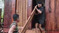 Satgas TMMD Tuntaskan Pemasangan Pintu MCK Umum di Kampung Keakwa