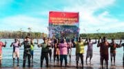 Bersatu Dengan Alam, Satgas TMMD Kodim 1710/Mimika Tanam Ribuan Bibit Mangrove