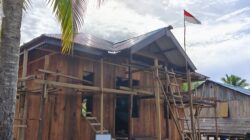 Satgas TMMD Ke-128 Kodim 1710/Mimika: Pemasangan Atap Rampung, Progres Pembangunan 5 Rumah Capai 90 Persen