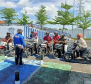 Polantas Tuban Diserbu Pertanyaan SIM, Pengendara Rela Menepi Mendadak