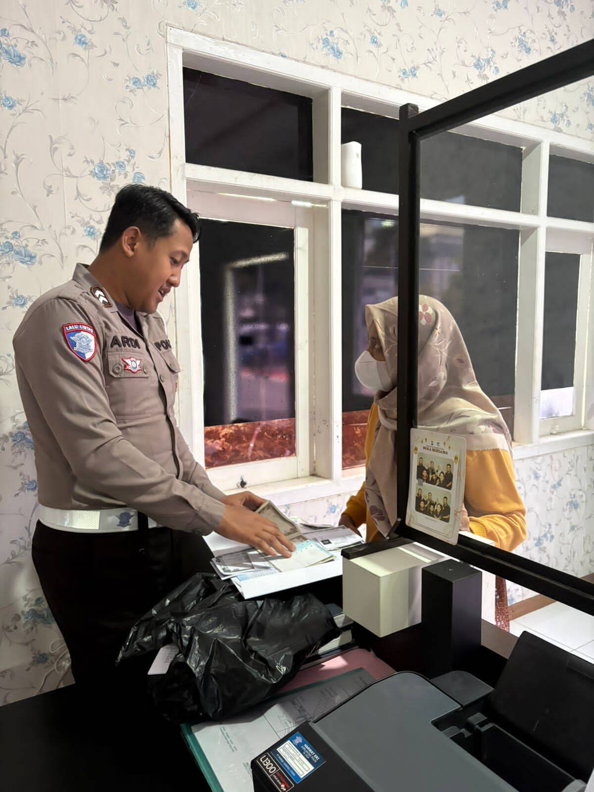 BPKB Belum Balik Nama? Jawaban Polantas Tuban Bikin Warga Lega BPKB Belum Balik Nama? Jawaban Polantas Tuban Bikin Warga Lega