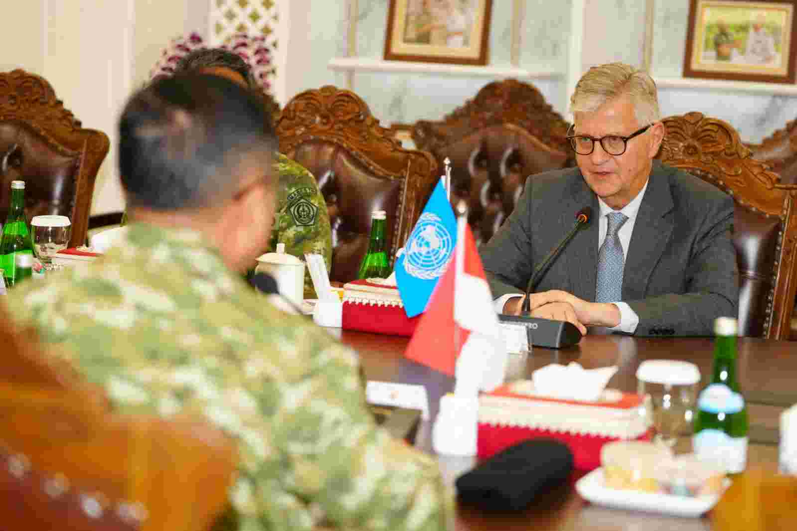 Terima Kunjungan USG PBB, TNI Tegaskan Komitmen Dukung Misi Perdamaian Dunia Terima Kunjungan USG PBB, TNI Tegaskan Komitmen Dukung Misi Perdamaian Dunia